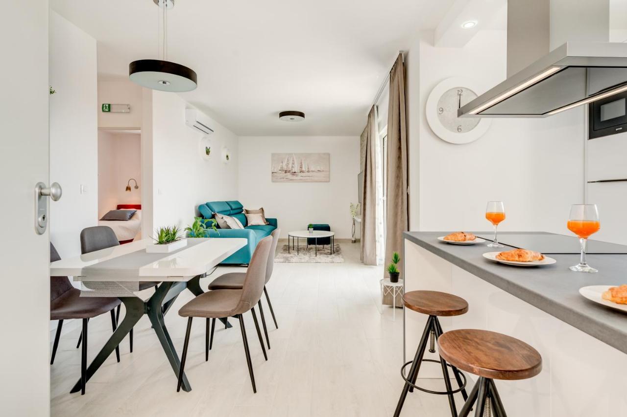 Modern 4* Luxury Apartment In Center Trogir Exterior photo