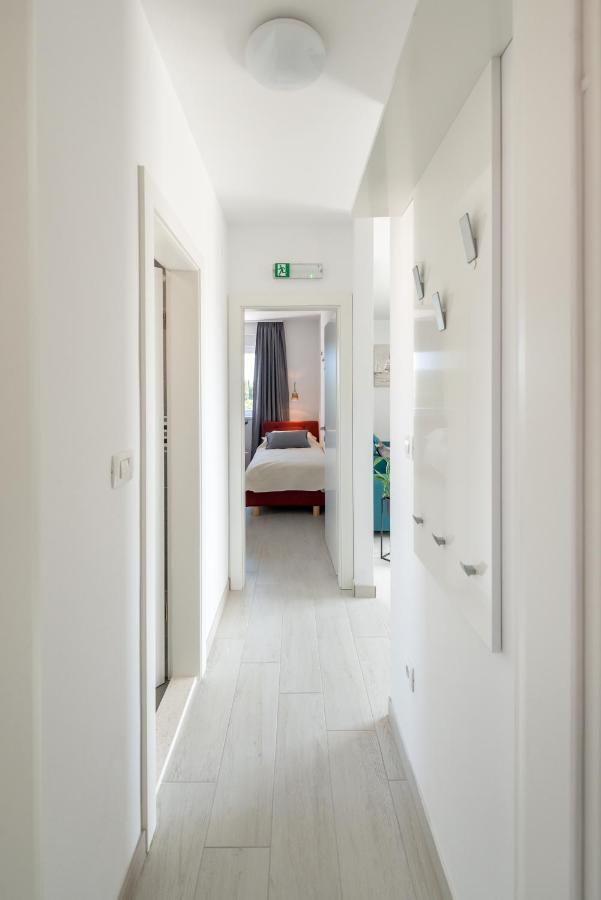Modern 4* Luxury Apartment In Center Trogir Exterior photo