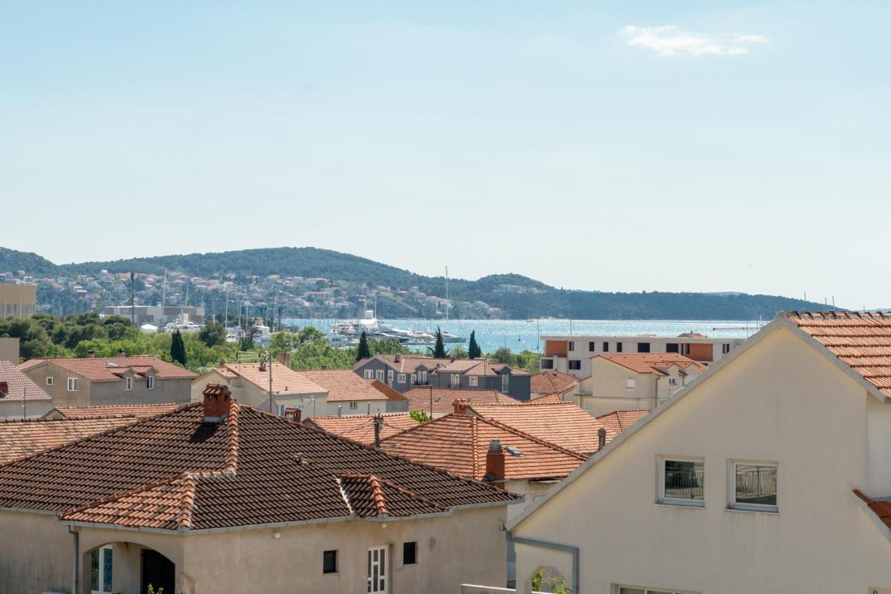 Modern 4* Luxury Apartment In Center Trogir Exterior photo